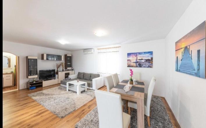 Apartman Marinovic Kaštela Buitenkant foto